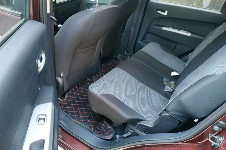 Used CHANGAN OSHAN Olisway 2013 1.2L Manual Elite Model Left Rear Seat