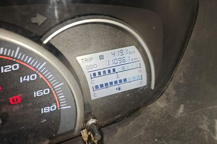Used CHANGAN OSHAN Olisway 2013 1.4L Manual Jingxiang Model Odometer Close Up