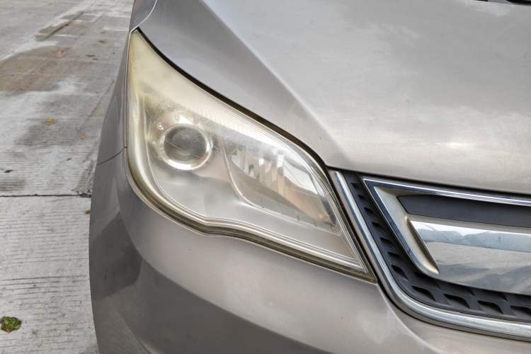 Used CHANGAN OSHAN Olisway 2013 1.2L Manual Elite Model Right Front Headlight