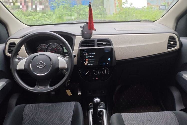 Used CHANGAN OSHAN Olisway 2013 1.2L Manual Elite Model Center Console