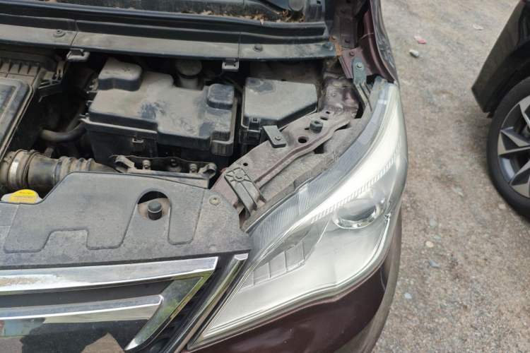 Used CHANGAN OSHAN Olisway 2013 1.2L Manual Elite Model Engine Bay Left