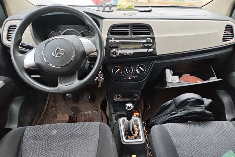 Used CHANGAN OSHAN Olisway 2013 1.4L Manual Jingxiang Model Center Console