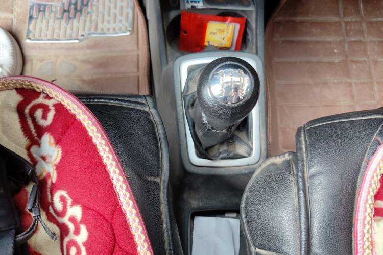 Used CHANGAN OSHAN Olisway 2013 1.2L Manual Comfort Model Gear Lever