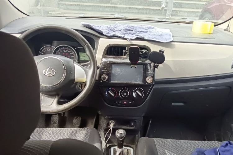 Used CHANGAN OSHAN Olisway 2013 1.4L Manual Jingxiang Model Center Console