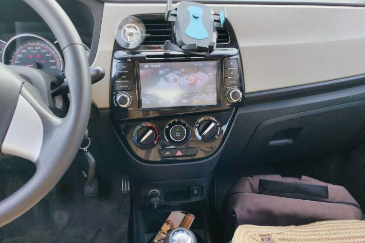 Used CHANGAN OSHAN Olisway 2013 1.2L Manual Elite Model Audio And AC Panel
