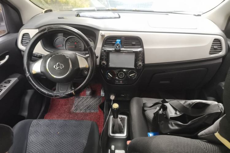 Used CHANGAN OSHAN Olisway 2013 1.2L Manual Comfort Model Center Console