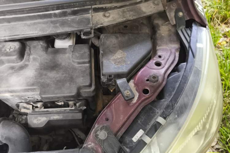 Used CHANGAN OSHAN Olisway 2013 1.2L Manual Comfort Model Engine Bay Left