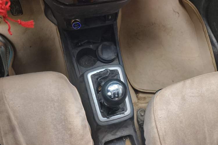 Used CHANGAN OSHAN Olisway 2013 1.2L Manual Comfort Model Gear Lever