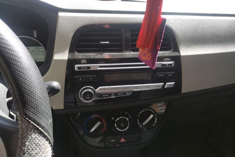 Used CHANGAN OSHAN Olisway 2013 1.2L Manual Comfort Model Audio And AC Panel