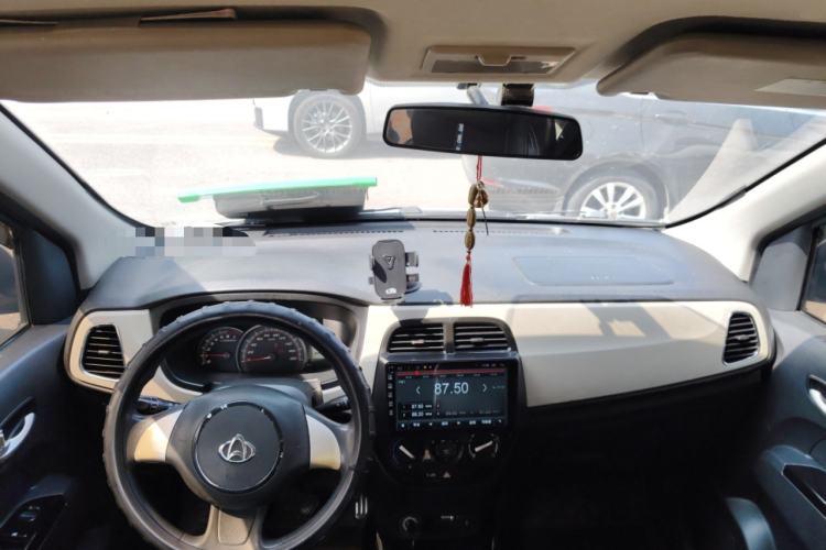 Used CHANGAN OSHAN Olisway 2013 1.2L Manual Elite Model Center Console