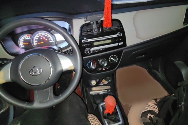 Used CHANGAN OSHAN Olisway 2013 1.4L Manual Jingxiang Model Center Console
