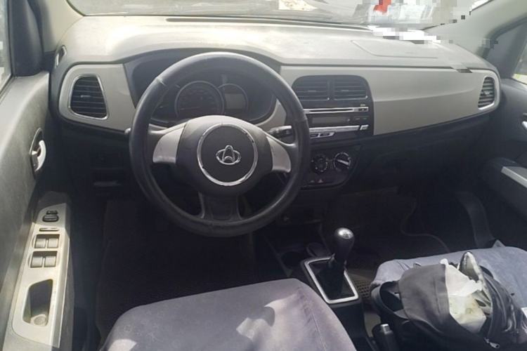 Used CHANGAN OSHAN Olisway 2013 1.2L Manual Comfort Model Center Console