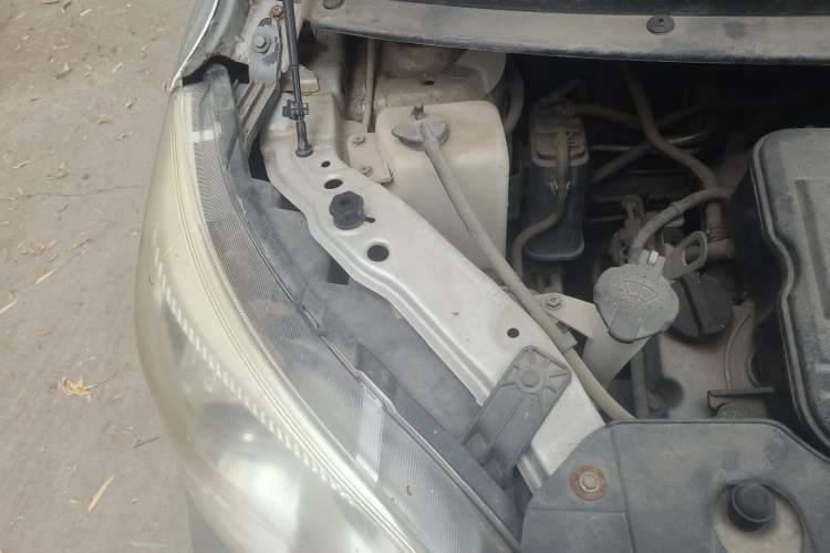 Used CHANGAN OSHAN Olisway 2013 1.2L Manual Elite Model Engine Bay Right