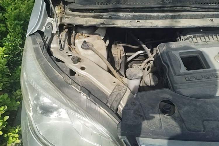Used CHANGAN OSHAN Olisway 2013 1.2L Manual Comfort Model Engine Bay Right