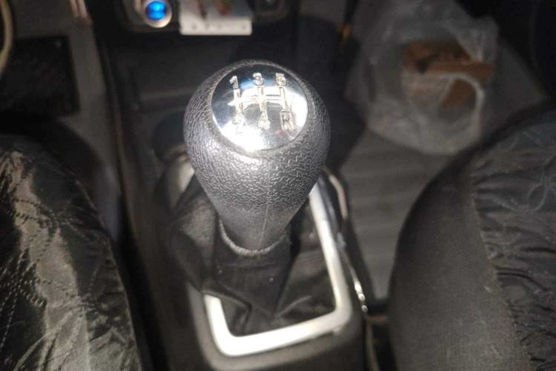 Used CHANGAN OSHAN Olisway 2013 1.2L Manual Elite Model Gear Lever