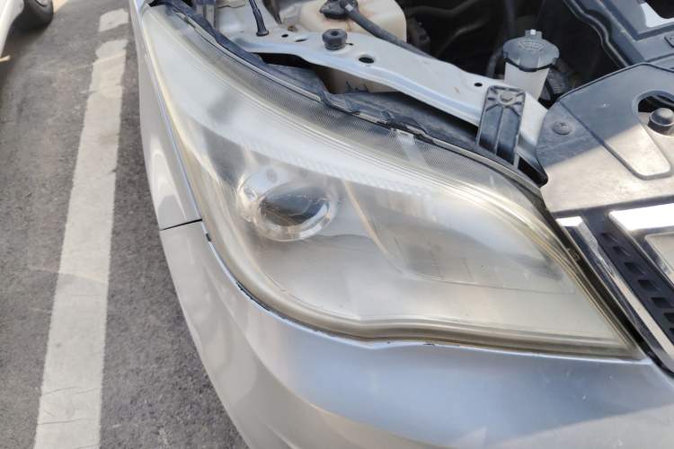 Used CHANGAN OSHAN Olisway 2013 1.2L Manual Elite Model Right Front Headlight