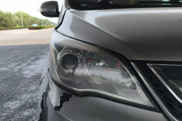 Used CHANGAN OSHAN Olisway 2013 1.2L Manual Elite Model Right Front Headlight