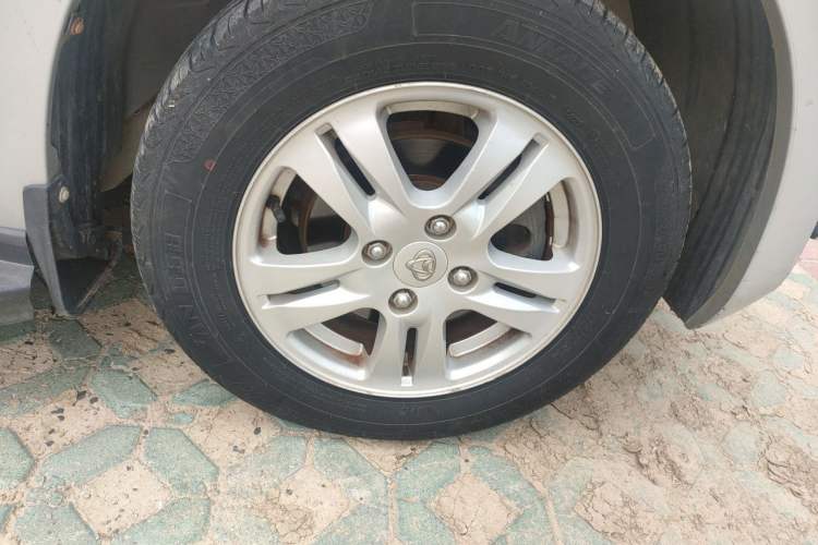 Used CHANGAN OSHAN Olisway 2013 1.2L Manual Comfort Model Right Front Wheel Hub