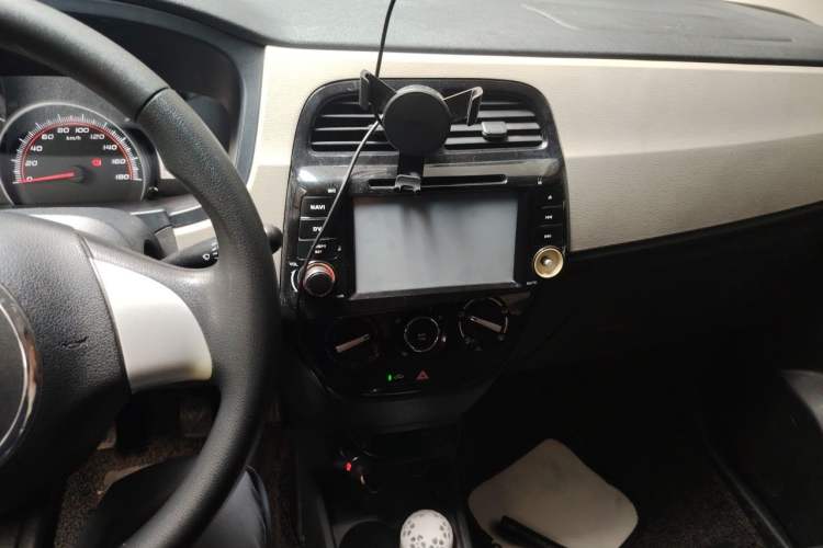 Used CHANGAN OSHAN Olisway 2013 1.2L Manual Elite Model Audio And AC Panel