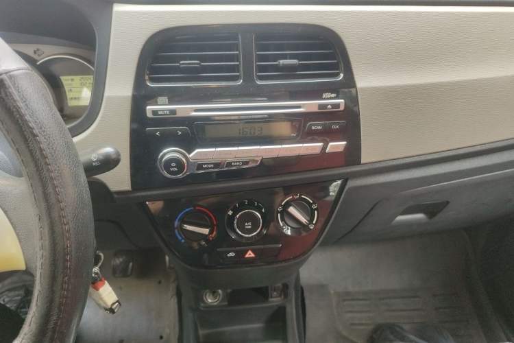 Used CHANGAN OSHAN Olisway 2013 1.2L Manual Elite Model Audio And AC Panel