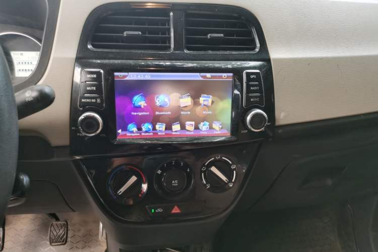 Used CHANGAN OSHAN Olisway 2013 1.2L Manual Elite Model Audio And AC Panel