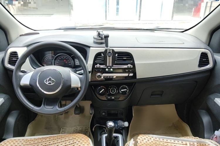 Used CHANGAN OSHAN Olisway 2013 1.2L Manual Elite Model Center Console