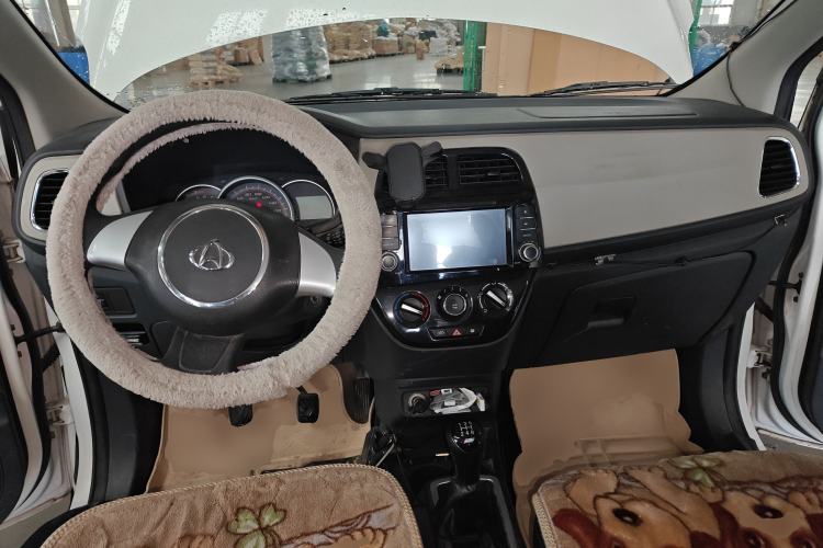 Used CHANGAN OSHAN Olisway 2013 1.4L Manual Jingxiang Model Center Console