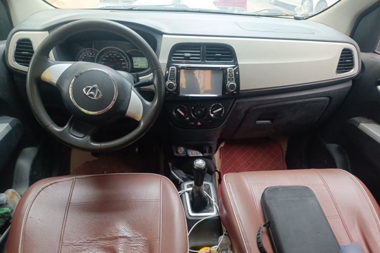 Used CHANGAN OSHAN Olisway 2013 1.2L Manual Elite Model Center Console