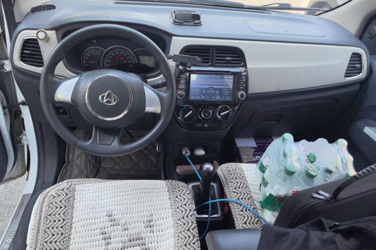 Used CHANGAN OSHAN Olisway 2013 1.2L Manual Elite Model Center Console