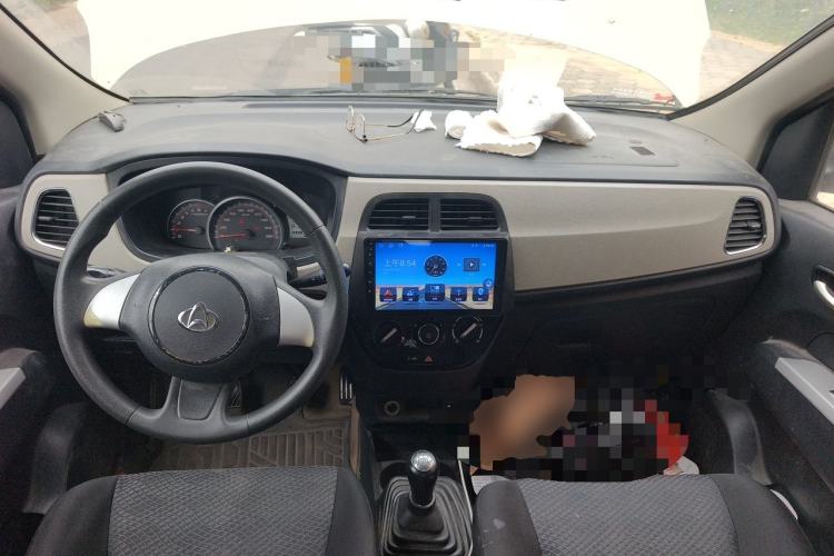 Used CHANGAN OSHAN Olisway 2013 1.2L Manual Elite Model Center Console