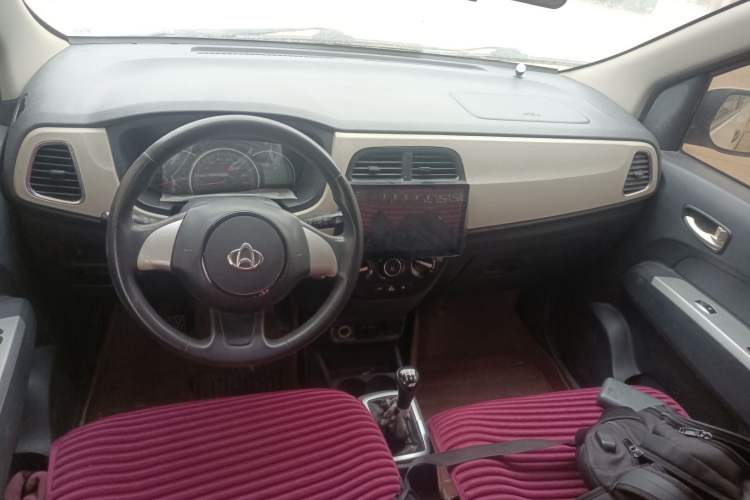 Used CHANGAN OSHAN Olisway 2013 1.4L Manual Jingxiang Model Center Console