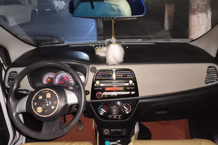 Used CHANGAN OSHAN Olisway 2013 1.4L Manual Jingxiang Model Center Console