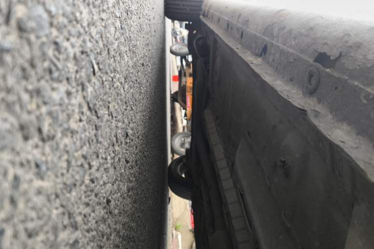 Used CHANGAN OSHAN Olisway 2013 1.2L Manual Elite Model Chassis Front Right