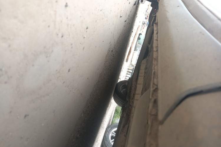 Used CHANGAN OSHAN Olisway 2013 1.4L Manual Jingxiang Model Chassis Front Right