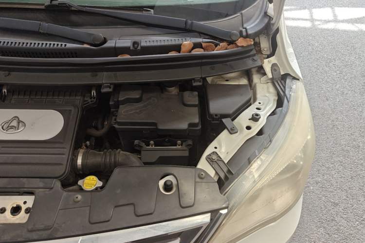 Used CHANGAN OSHAN Olisway 2013 1.2L Manual Elite Model Engine Bay Left
