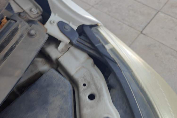 Used CHANGAN OSHAN Olisway 2013 1.2L Manual Elite Model Engine Bay Left