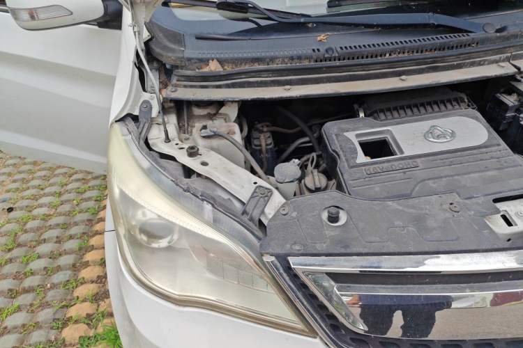 Used CHANGAN OSHAN Olisway 2013 1.2L Manual Elite Model Engine Bay Right