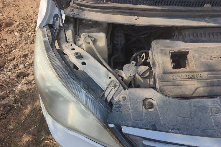 Used CHANGAN OSHAN Olisway 2013 1.2L Manual Elite Model Engine Bay Right