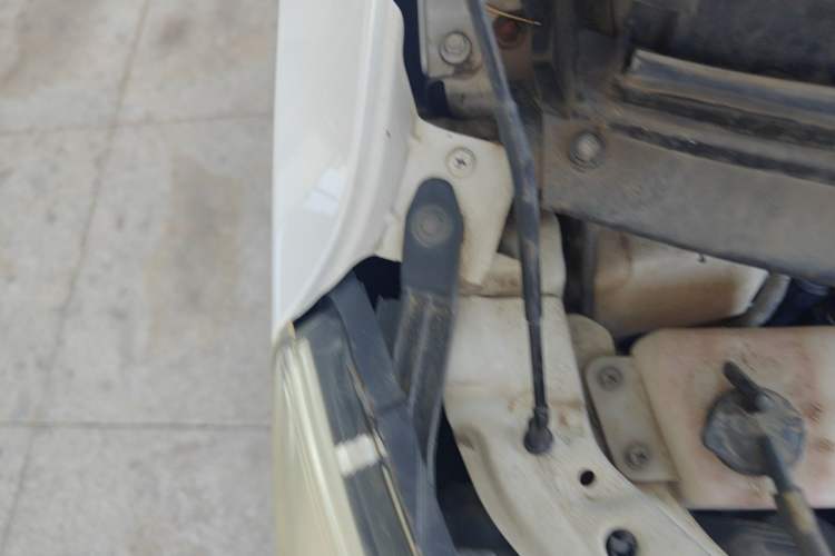 Used CHANGAN OSHAN Olisway 2013 1.2L Manual Elite Model Engine Bay Right