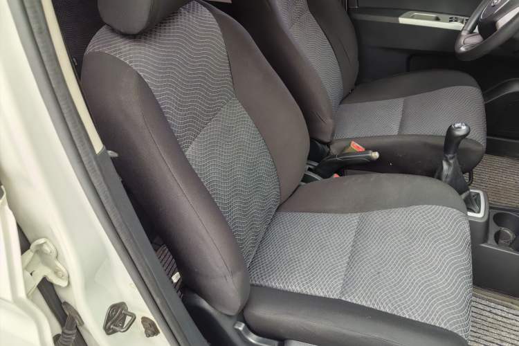 Used CHANGAN OSHAN Olisway 2013 1.4L Manual Jingxiang Model Exterior 5