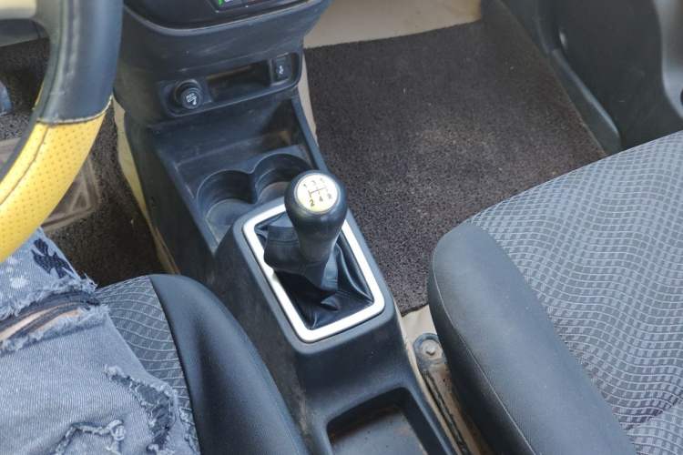 Used CHANGAN OSHAN Olisway 2013 1.2L Manual Elite Model Gear Lever