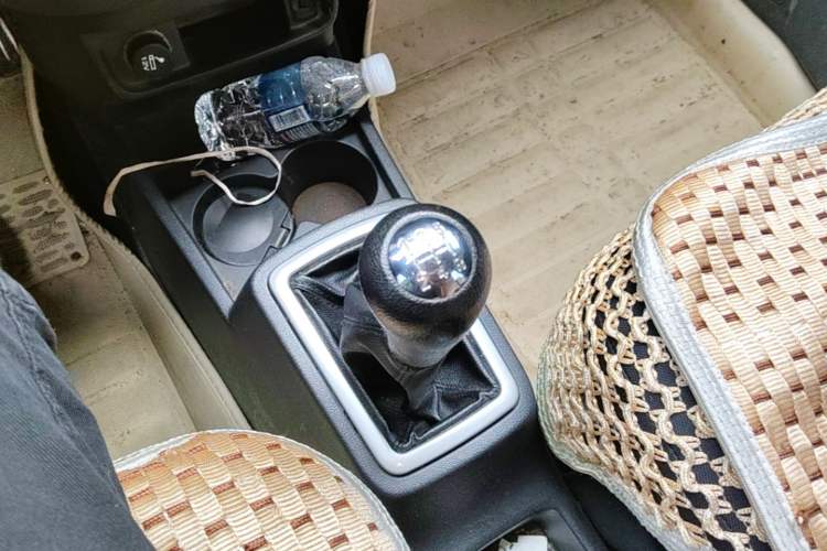 Used CHANGAN OSHAN Olisway 2013 1.2L Manual Elite Model Gear Lever