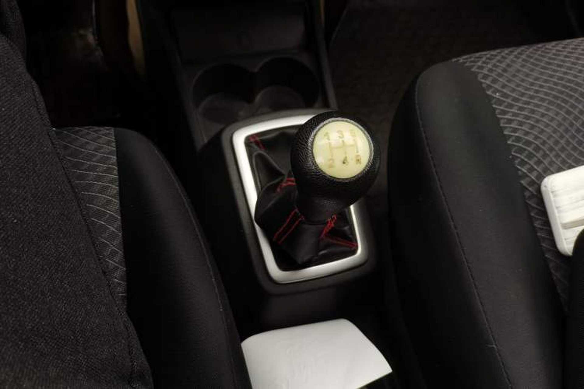 Used CHANGAN OSHAN Olisway 2013 1.2L Manual Elite Model Gear Lever
