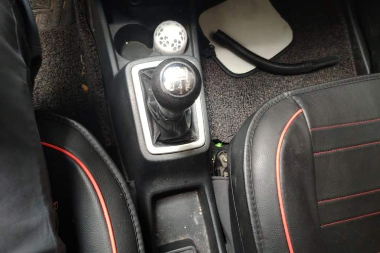 Used CHANGAN OSHAN Olisway 2013 1.2L Manual Elite Model Gear Lever