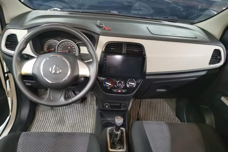 Used CHANGAN OSHAN Olisway 2013 1.4L Manual Jingxiang Model Interior 2