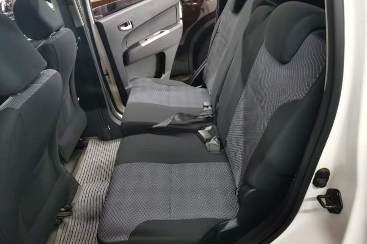 Used CHANGAN OSHAN Olisway 2013 1.4L Manual Jingxiang Model Interior 4