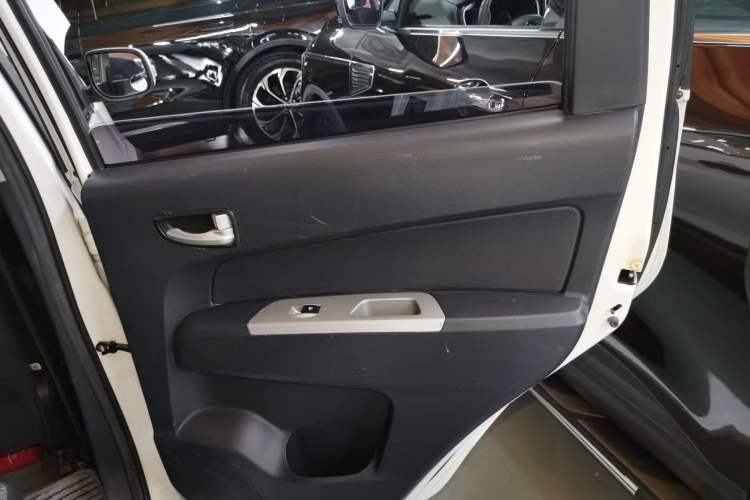 Used CHANGAN OSHAN Olisway 2013 1.4L Manual Jingxiang Model Interior 6