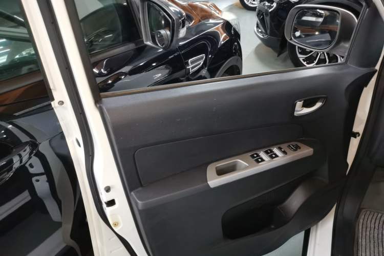 Used CHANGAN OSHAN Olisway 2013 1.4L Manual Jingxiang Model Interior 7