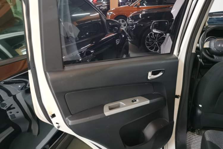 Used CHANGAN OSHAN Olisway 2013 1.4L Manual Jingxiang Model Interior 8