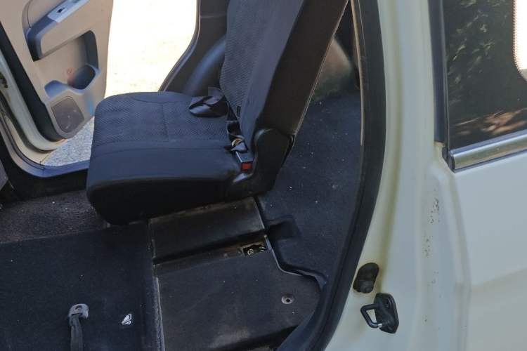 Used CHANGAN OSHAN Olisway 2013 1.2L Manual Elite Model Left Rear Seat